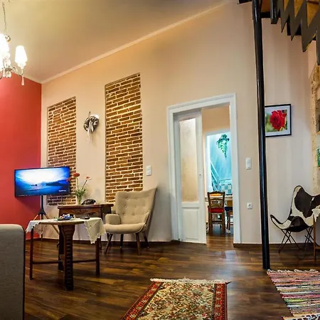 Apartment Teacher's House Traditional Maisonette Luxurious Renovated Near And Center